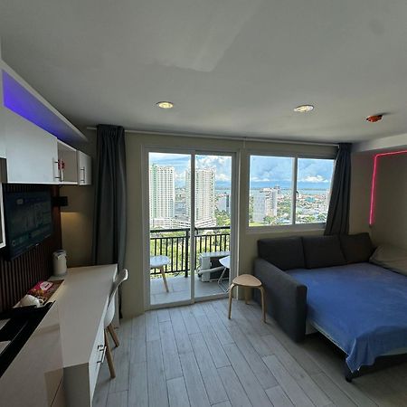 Modern & Comfy Studio - Steps From Ayala Mall, Cebu City Extérieur photo