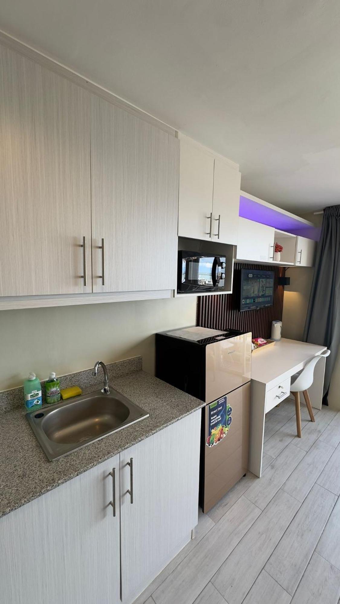 Modern & Comfy Studio - Steps From Ayala Mall, Cebu City Extérieur photo